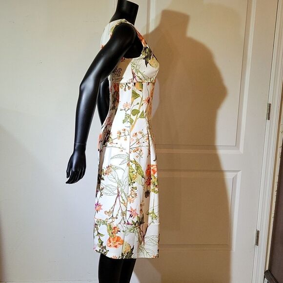 BRAND NEW CREAM PLEAT FLORAL PATTERN ENFOCUS STUDIO SLEEVELESS MULTI-COLOR DRESS - Picture 10 of 14